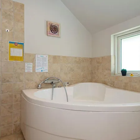 Three-bedroom Holiday In 35 Casa de Férias