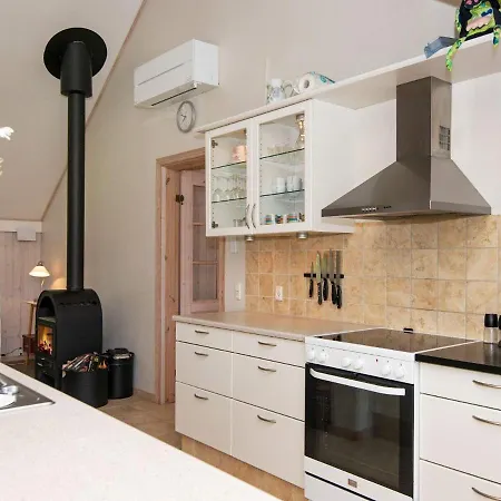 Three-bedroom Holiday In 35 Hemmet