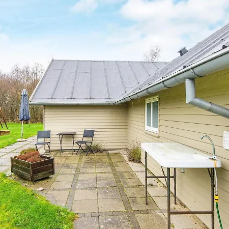 Casa de Férias Three-bedroom Holiday In 35 Hemmet