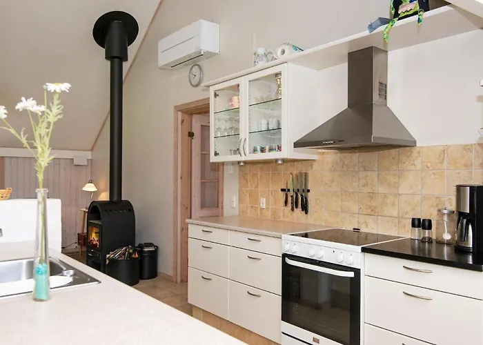 Three-bedroom Holiday In 35 Hemmet