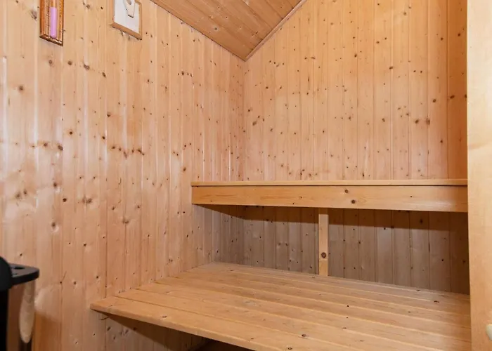Three-bedroom Holiday In 35 Casa de Férias
