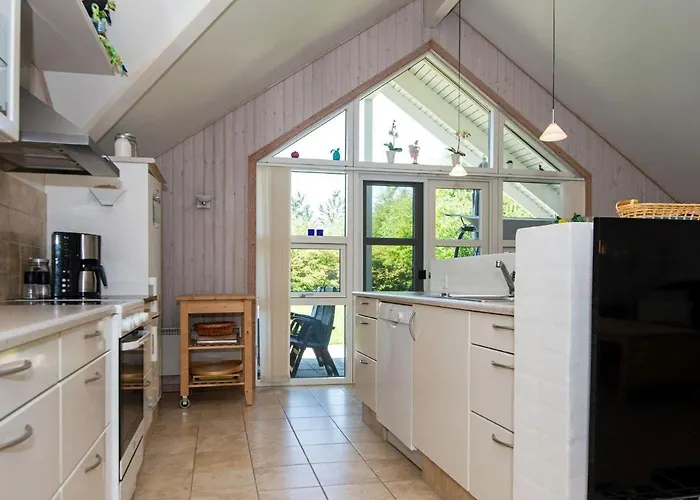 Three-bedroom Holiday In 35 Casa de Férias *