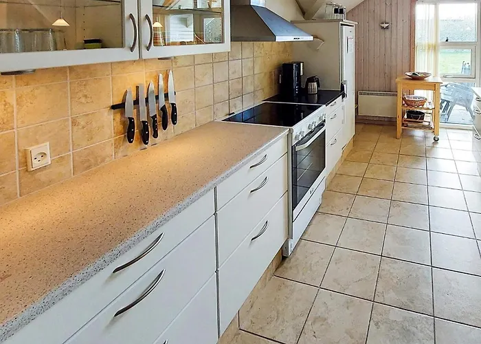 Three-bedroom Holiday In 35 Casa de Férias Hemmet